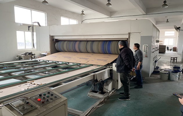 ZYKM II型 全自动印刷模切机（超大型）2500x3600mm在苏州民烨工作剪影