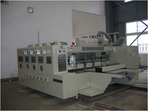 我公司发往湖北省咸宁市肖桥纸箱厂的ZYKM I高速全自动印刷开槽机