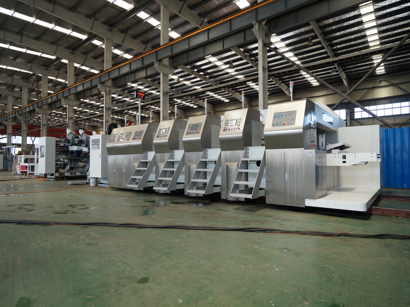 2017年7月27日，我公司发往秘鲁的ZYKM- IV型900×2000（固定式）高速全自动水性印刷开槽模切粘箱捆扎生产线装车完毕，发往上海港